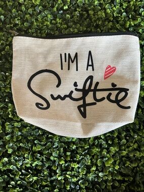 I'm A Swiftie Canvas Pouch with Pink Heart